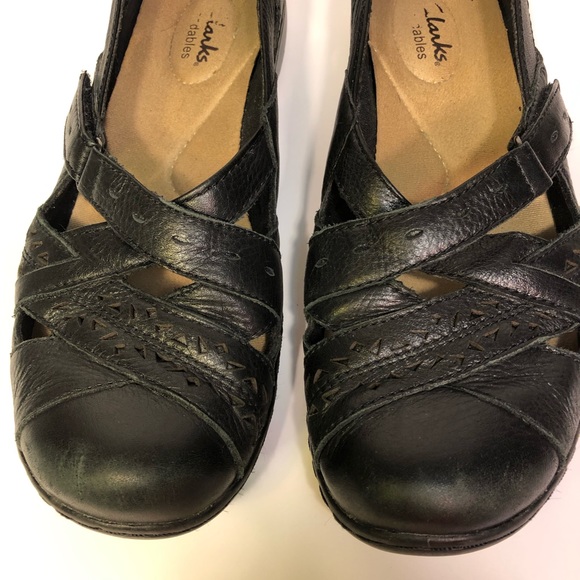 Clarks black leather casual slip ons, size 8M - Picture 3 of 7